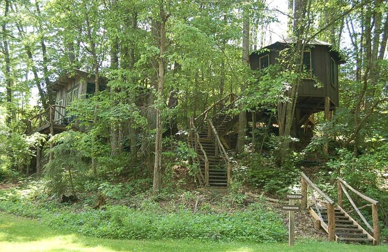 Tree Top Cabin in Crumpler, North Carolina - B&B Crumpler