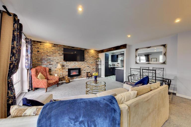 Stylish York flat with private parking - B&B York