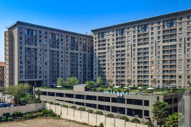 Westpoint Sandton Prime with hotel pool - B&B Johannesburg
