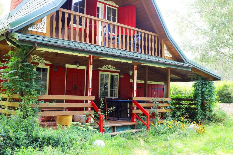 Chata Wiedźmy - Czary Mary u Tamary - Kocia Oaza w Puszczy Białej - B&B Dybki