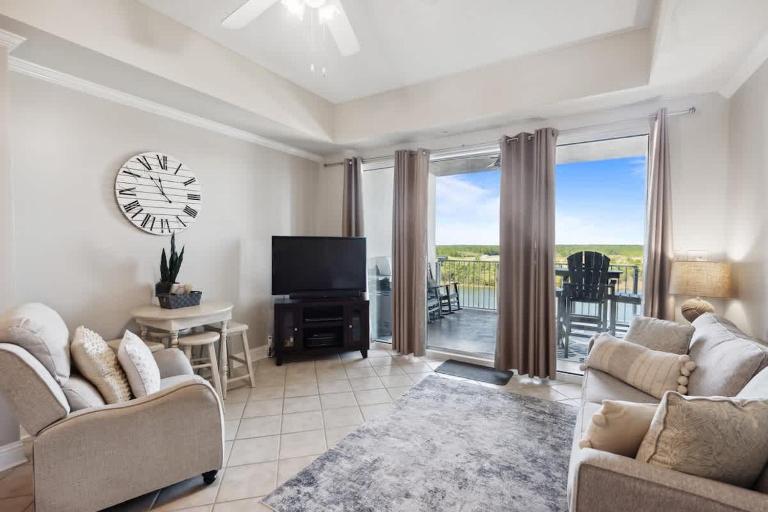 Wharf 811 Waterfront Views Lazy River sleeps 6 - B&B Orange Beach