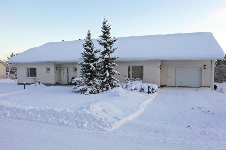 Four bedroom Arctic Harmony Home - Bed and Breakfast Rovaniemi