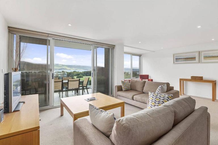 APOLLO BLUE 6 - modern waterfront apartment - B&B Apollo Bay