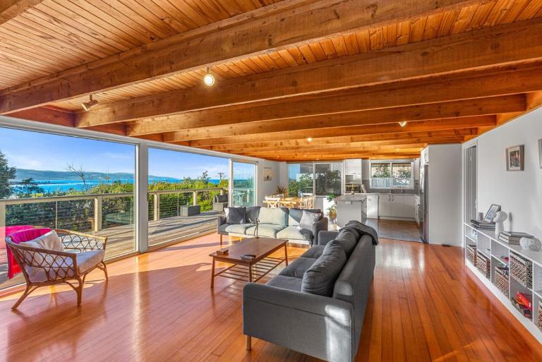 SEAESTA Walking distance to Marengo beach - B&B Marong