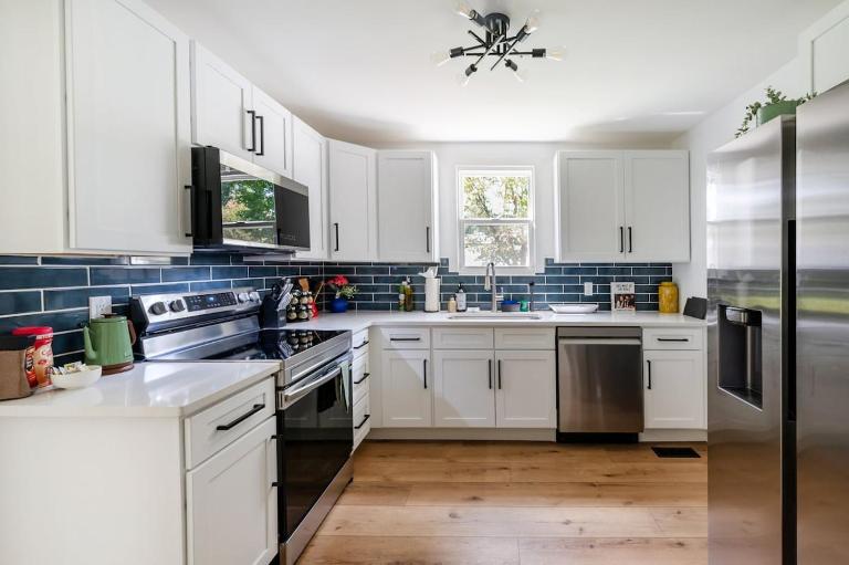 Knoxville Retreat Near Smokies - Hot Tub and BBQ - Chambres d'hôtes Knoxville