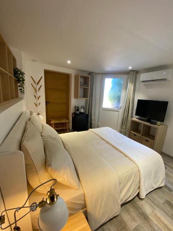 Chambre entrée indépendante privée - Chambres d'hôtes La Seyne-sur-Mer