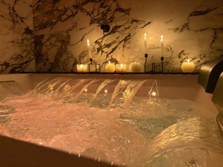 BEDBLUESKY-Sparklingsuite nel centro di Dolceacqua - B&B Dolceacqua