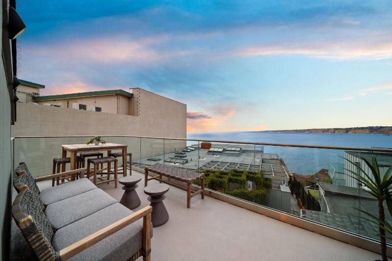 Terrace Views at La Jolla Cove - B&B San Diego
