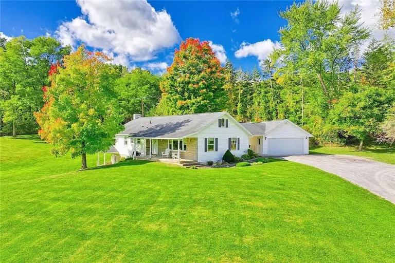 High-End Finger Lakes Escape - Expansive Game Room, Cozy Firepit, & Scenic Views - Bed and Breakfast Penn Yan