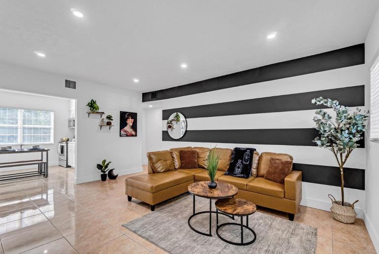 Luxury Miami Home Close to Beach & Aventura Mall - B&B Biscayne Park