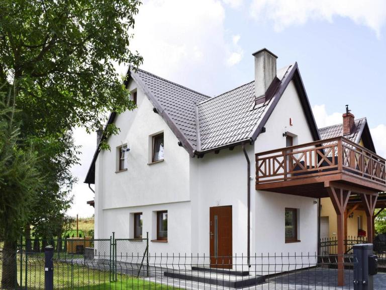 Holiday home with private sauna, jacuzzi and pool - B&B Częstkowo