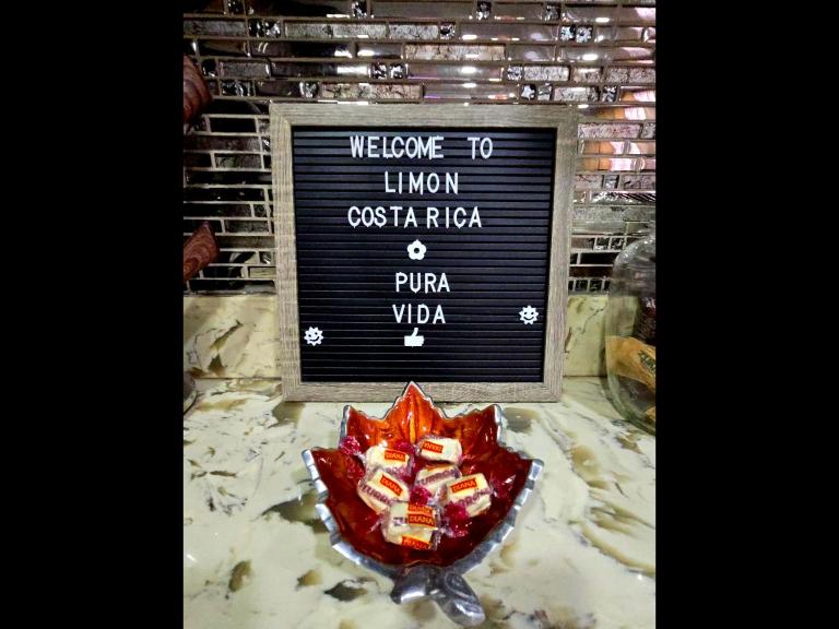House Pura Vida - B&B Ciudad de Limón