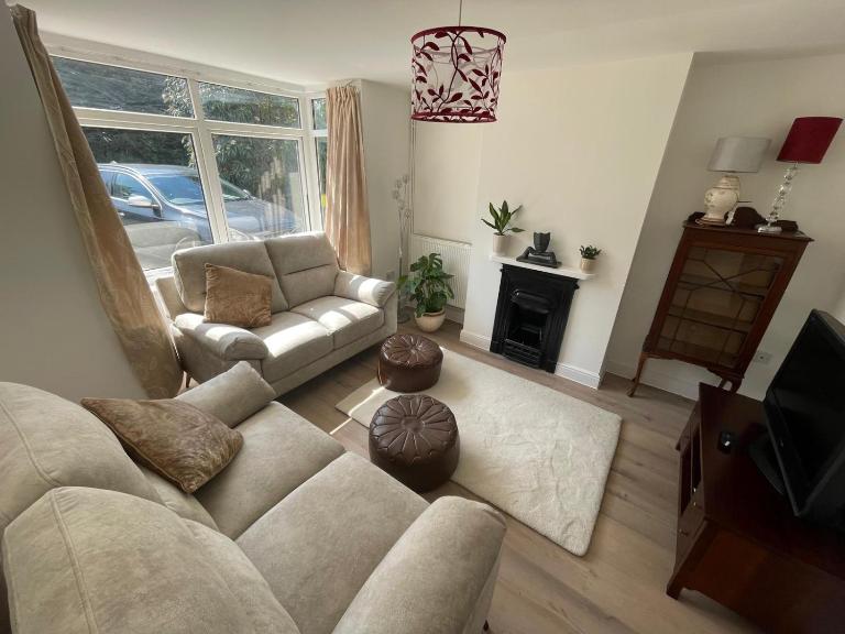 No 1 Staplehall Road - Beautiful Home - B&B Bletchley
