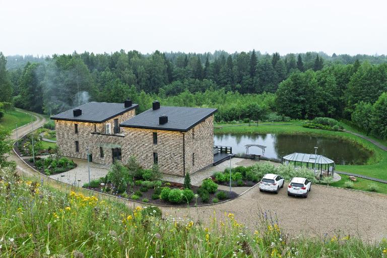 Sabos Rezidencija Private Countryside Villa near Vilnius - B&B Dzenkūniškės