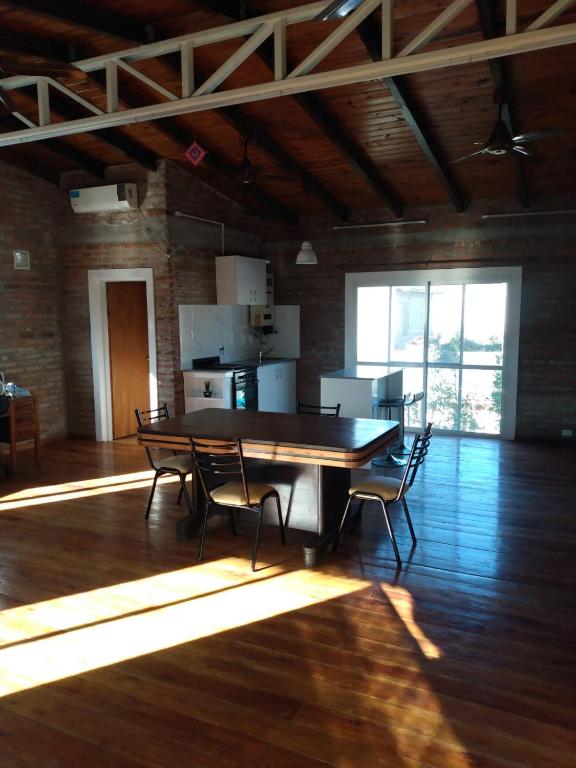 Luminoso Loft cercano rio Grdro Baigorria - Cochera opcional - Ferienwohnung Granadero Baigorria