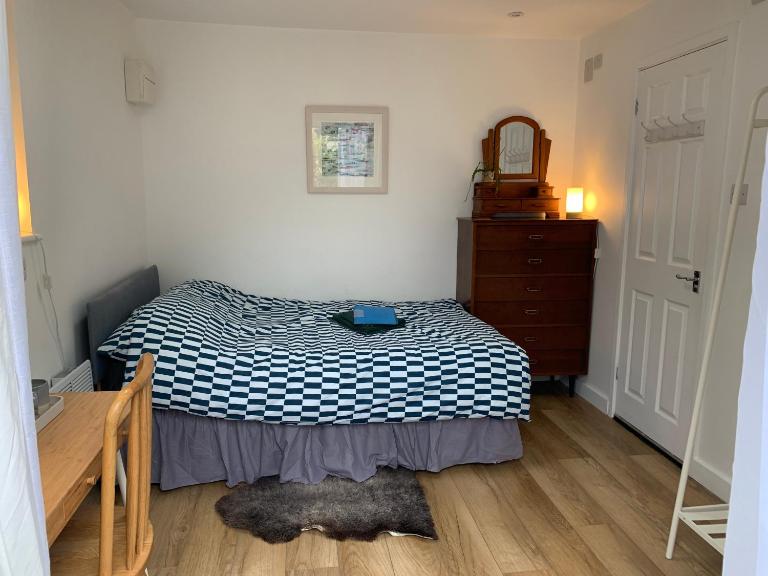 Garden room with parking - B&B Lewes