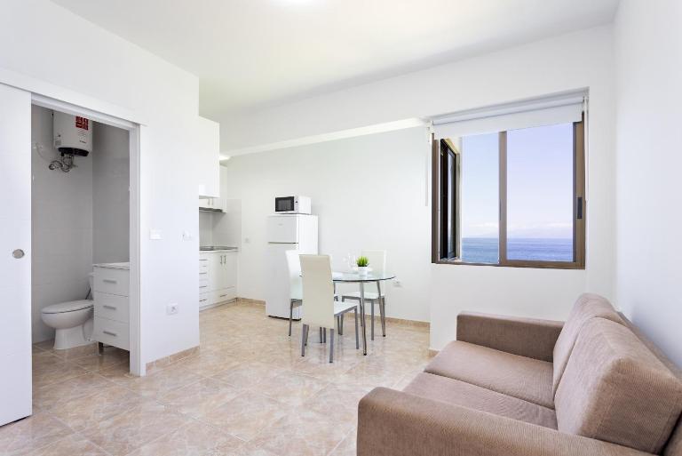 Home2Book Bright Escape by the Sea Puerto Santiago - B&B Puerto de Santiago