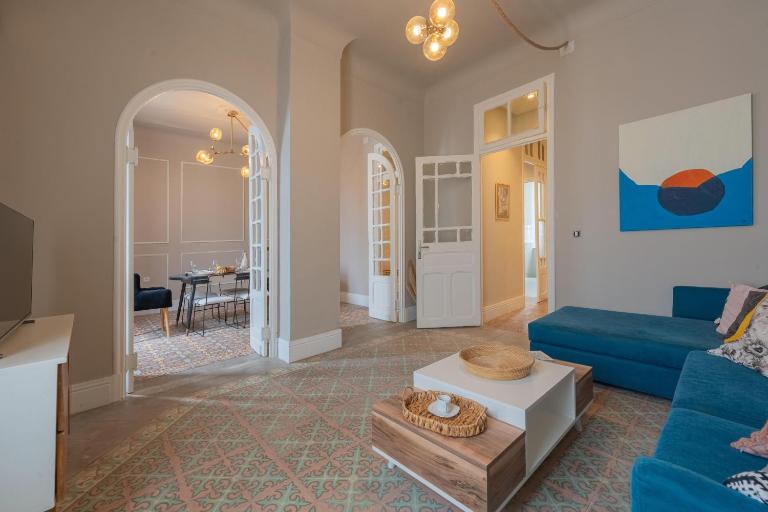 Quiet, volumes and light in downtown Tunis - Ferienwohnung Tunis