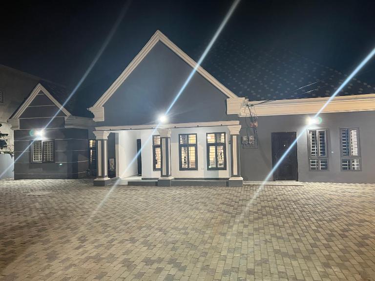 2BR Ultra Modern Apartment in Gbawe - B&B Gbawe