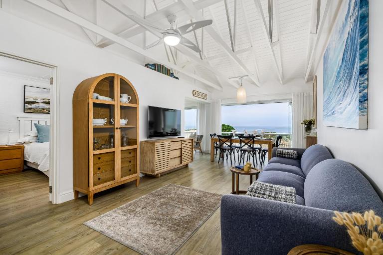 Ocean Whisper At 42 - B&B Port Elizabeth