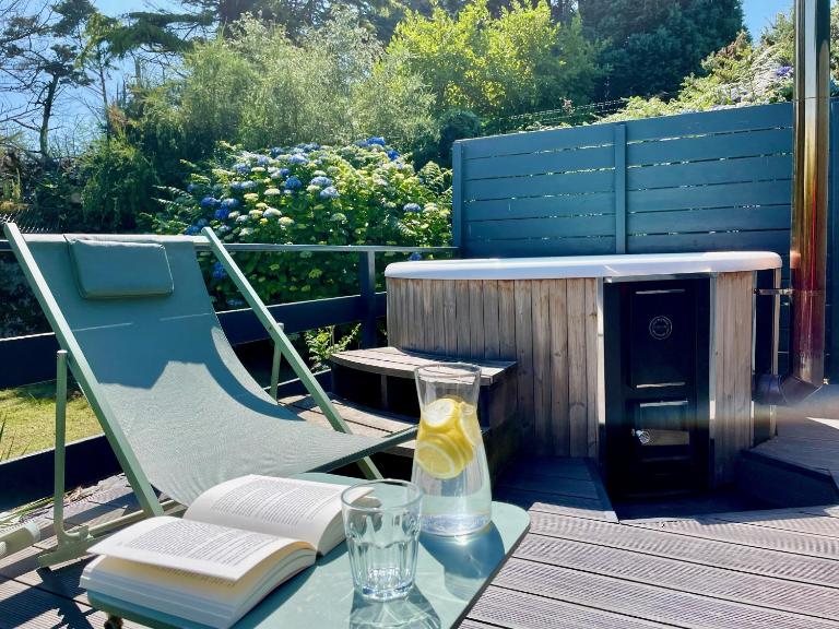 Northwood, Bain nordique, terrasse - B&B Trégastel