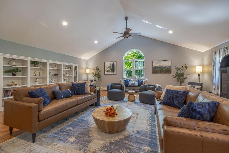 4BR Retreat, 16mi to Acadia, Firepit and Game Room - B&B Ellsworth