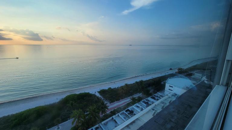 Amazing ocean view studio 14 floor Free parking - B&B Miami Beach