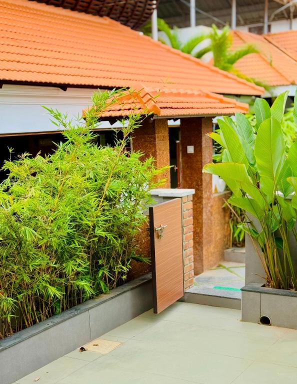 2 bhk luxury heritage villa 500m away from lulumall trivandrum and 5km away from padmanabha swamy temple - B&B Thiruvananthapuram