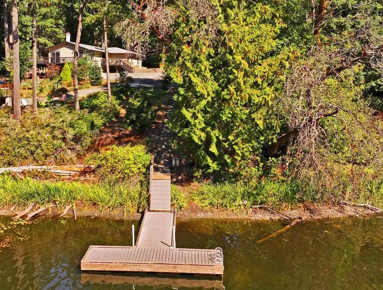 Lake House - Anderson Island - B&B Johnson Landing