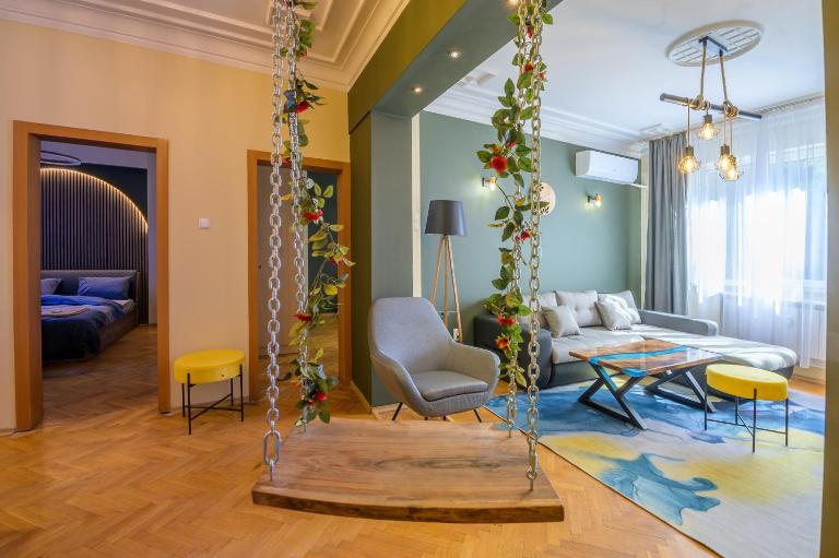 2 DeLuxe Apartments, Top Center Free Parking, 4 BDR - Bed and Breakfast Sofia