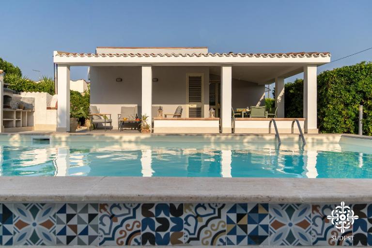 Villa Due Mari - Seaside retreat with private pool - Chambres d'hôtes Ognina