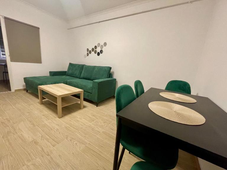 Militari Comfort Apartment - B&B Roșu