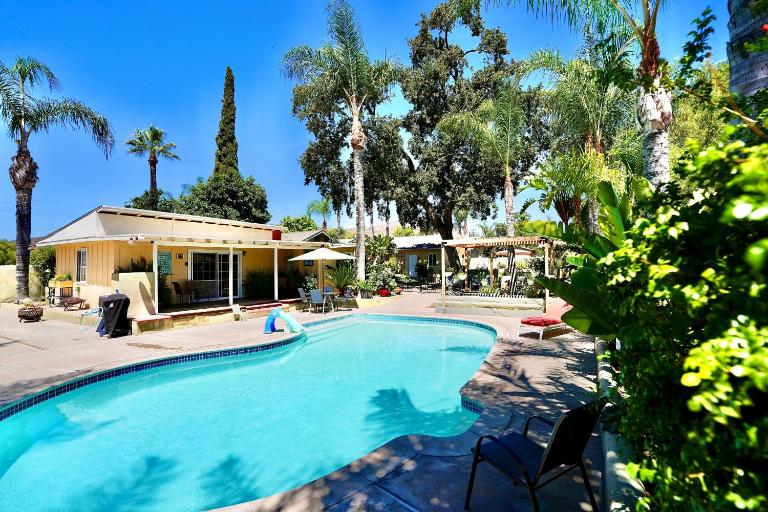 La Casita Poolside Retreat - B&B Lake Elsinore