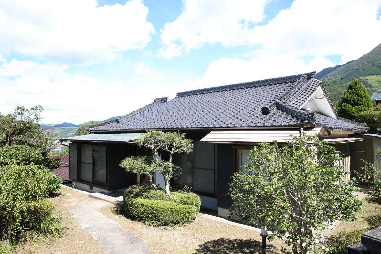 宗鶴庵 - Sokakuan Private Japanese Villa Yufuin - 金鱗湖や湯の坪街道まで車6分 - 最大12名の和風一棟貸切の無人宿 - Bed and Breakfast Yufu