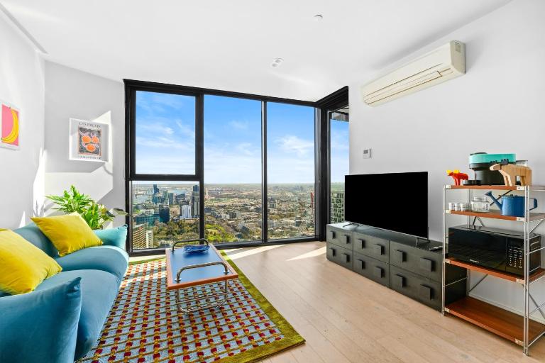 Chilla Sky 1B1B APT with Sunshine View - Bed and Breakfast Melbourne