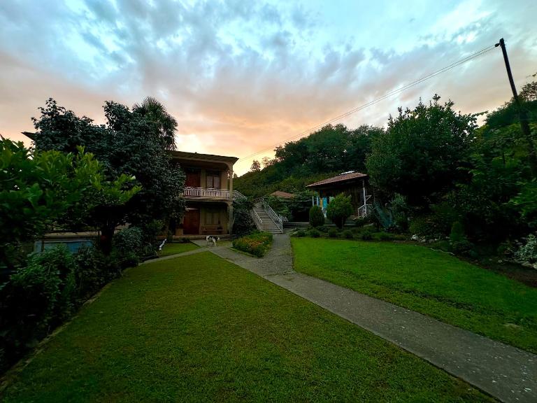 Shonikebi Guest House - Ferienwohnung Pakhulani