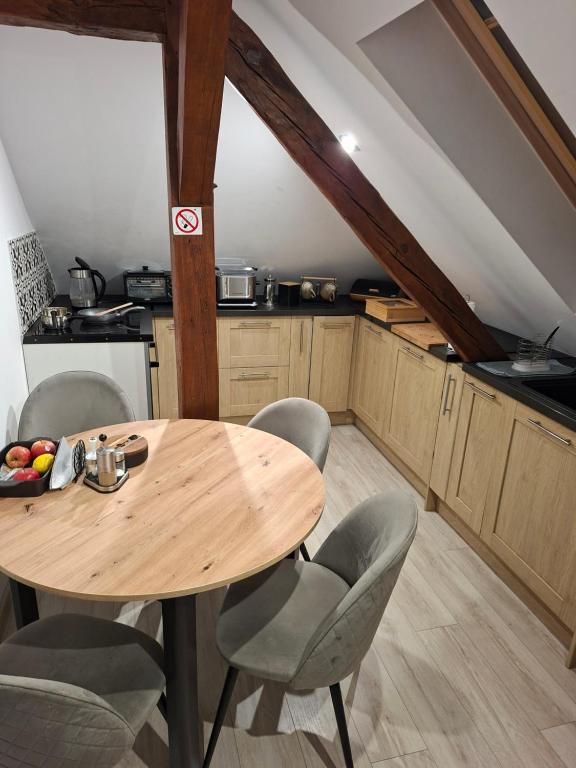 Villa Vip-pokoje,śniadanie, Apartament - B&B Gniezno