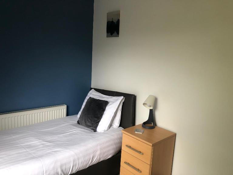 Bassett Home - Single room and Free Parking - B&B Southampton