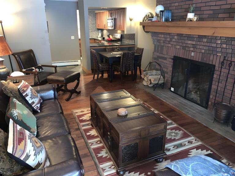 Ski-In, Ski-Out Sunrise Village Killington Condo - 2BR, Fireplace, Pool - B&B Killington