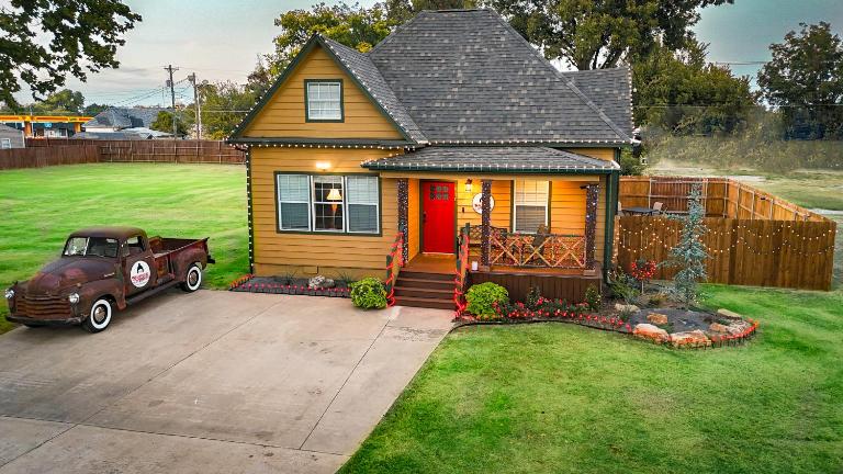 Ralphie's House Chickasha - Fiber WIFI - 4 Bedroom! - B&B Chickasha