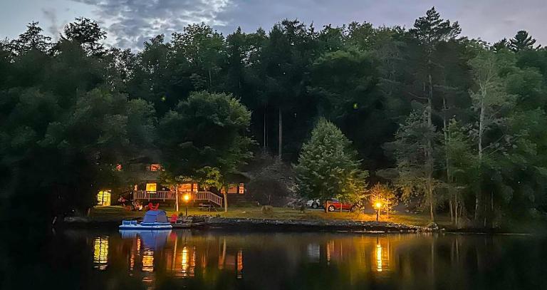 Lakefront Adirondack Cabin - Dock - Canoe - 10 min to Lake Placid - B&B Saranac Lake