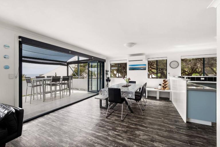 Surfers Paradise - Oceanview Garden Beach House - B&B Yallingup