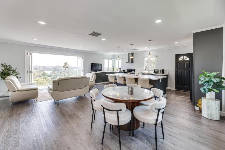 Enchanting 4-bedroom house with panoramic view in Pasadena - B&B Los Angeles