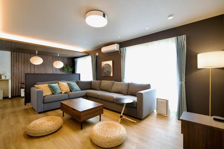 Spacious Family Stay Kids Play Area Free Parking Airport Bus Stop Right in Front - Chambres d'hôtes Sapporo