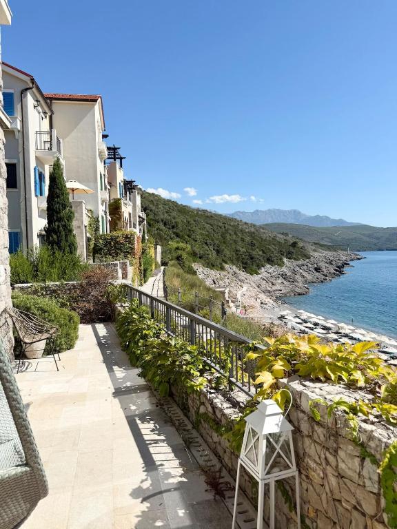 First Line Three Bedroom Apartment - Lustica Bay - B&B Radovići