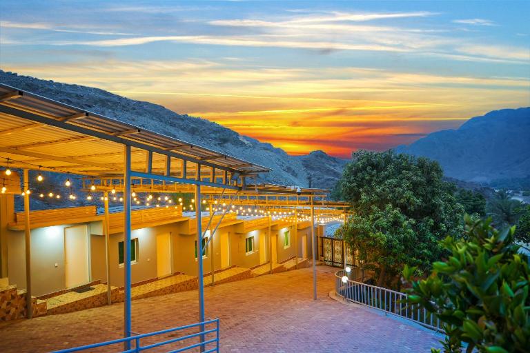 The Sunshine Farm by Al Dana Paradise Luxury 6BR Secluded Nature Mountains - Ferienwohnung Khawr Fakkān