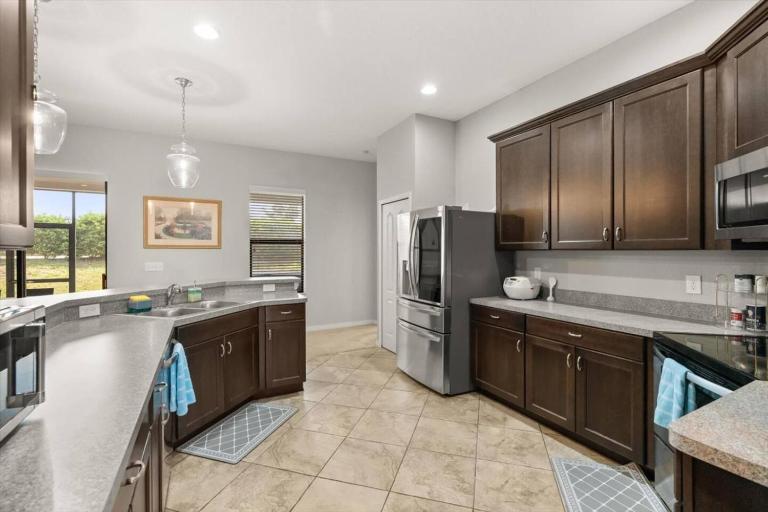 Family-Friendly 3BR Getaway Hot Tub Game Room Fun - B&B Lake Wales