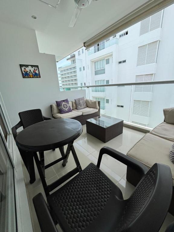 Apto con playa, hotel y piscina - B&B Santa Marta