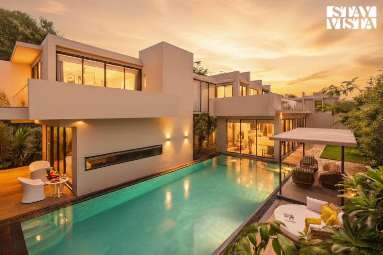 StayVista at Cielo House with Lux Pool and Wifi - Ferienwohnung Alibag