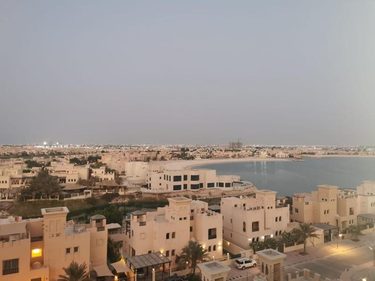 Comfort and Charm Studio in Marina Residences, Al Hamra Village - Bed and Breakfast Ras Al Khaimah